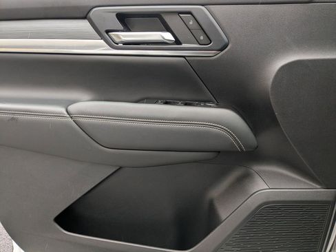 Used 2025 GMC Terrain Elevation image 11