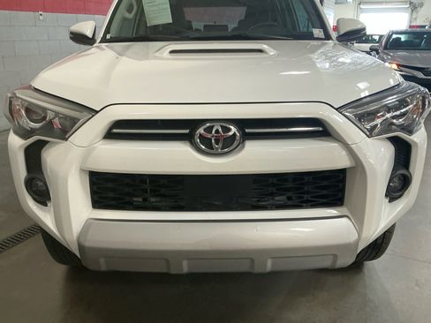 Certified 2024 Toyota 4Runner TRD Off-Road Premium image 21