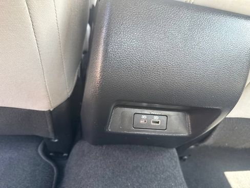 Used 2025 Nissan Altima 2.5 SV FWD image 32