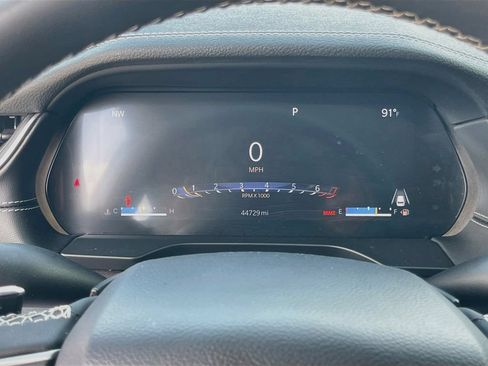 Used 2023 Jeep Grand Cherokee Limited RWD image 12