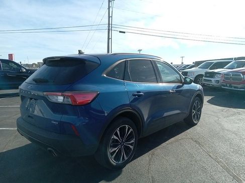 Used 2022 Ford Escape SE w/ SE Sport Appearance Package image 7