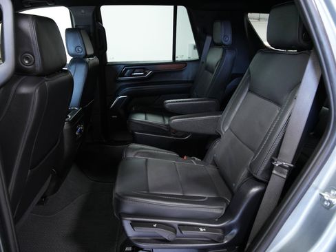Used 2025 GMC Yukon Denali AWD/4WD image 32