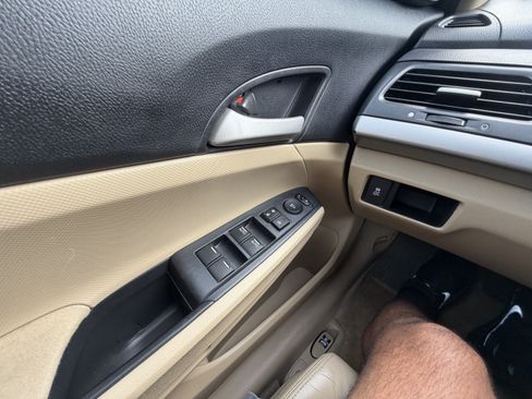 Used 2011 Honda Accord SE image 24