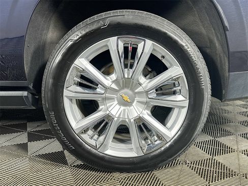 Used 2021 Chevrolet Suburban High Country w/ Premium Package image 35