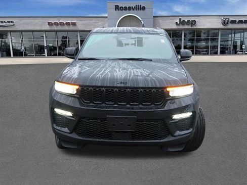New 2025 Jeep Grand Cherokee Limited w/ Black Appearance Package image 8