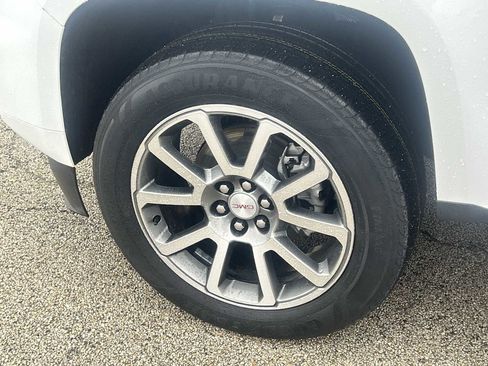 Used 2022 GMC Canyon Denali image 32