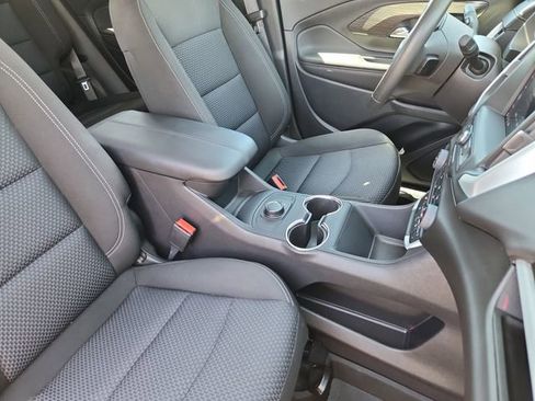 Used 2024 GMC Terrain SLE AWD/4WD image 21
