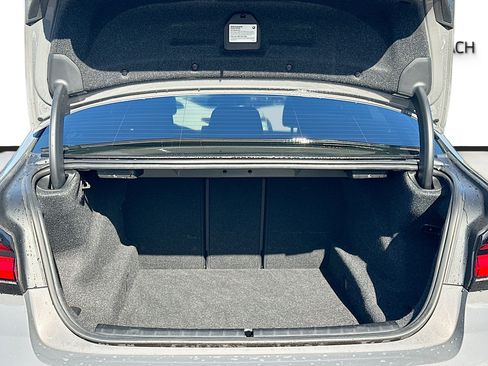 Used 2021 BMW 530i w/ Premium Package image 28