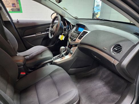 Used 2015 Chevrolet Cruze LT image 26
