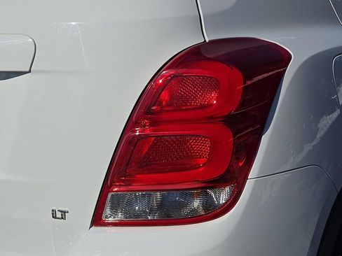 Used 2018 Chevrolet Trax LT w/ LT Convenience Package image 11