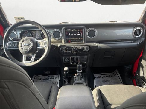 Used 2023 Jeep Gladiator Overland image 10