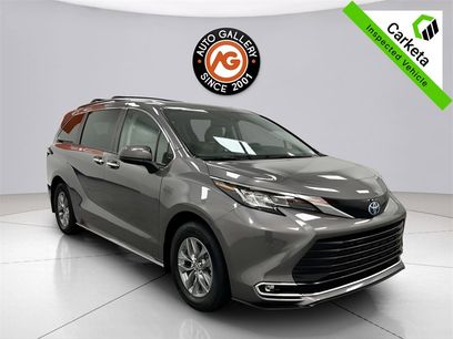 Used 2022 Toyota Sienna XLE