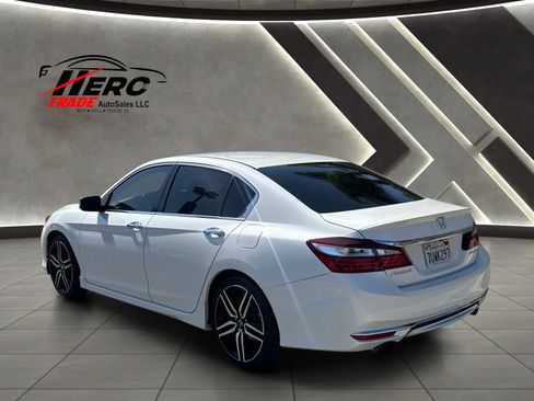 Used 2017 Honda Accord Sport image 8