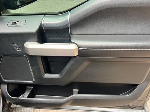 Used 2019 Ford F150 Lariat w/ Equipment Group 502A Luxury AWD/4WD image 16