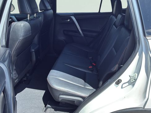 Used 2018 Toyota RAV4 SE w/ Power Extra Value Package FWD image 25