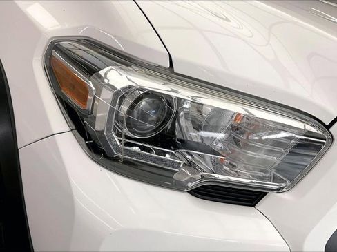 Used 2020 Toyota Tacoma TRD Off-Road image 28