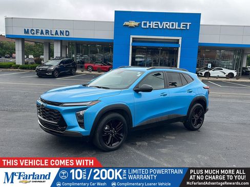 Used 2025 Chevrolet Trax ACTIV w/ Sunroof Package FWD image 1