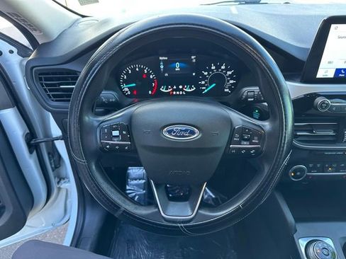 Used 2020 Ford Escape SE image 13