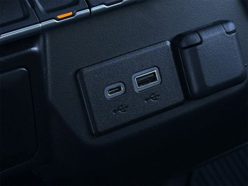 Used 2021 Chevrolet Silverado 1500 Custom image 18