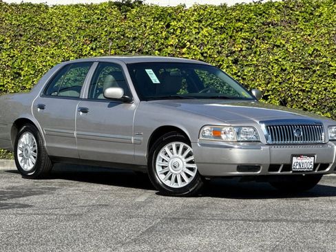Used 2011 Mercury Grand Marquis LS RWD image 2