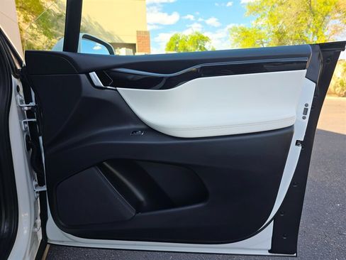 Used 2018 Tesla Model X 100D AWD/4WD image 22