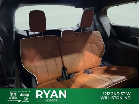 New 2026 Chrysler Pacifica Pinnacle AWD/4WD image 37