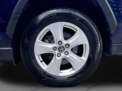 Used 2020 Toyota RAV4 XLE w/ Convenience Package FWD image 10