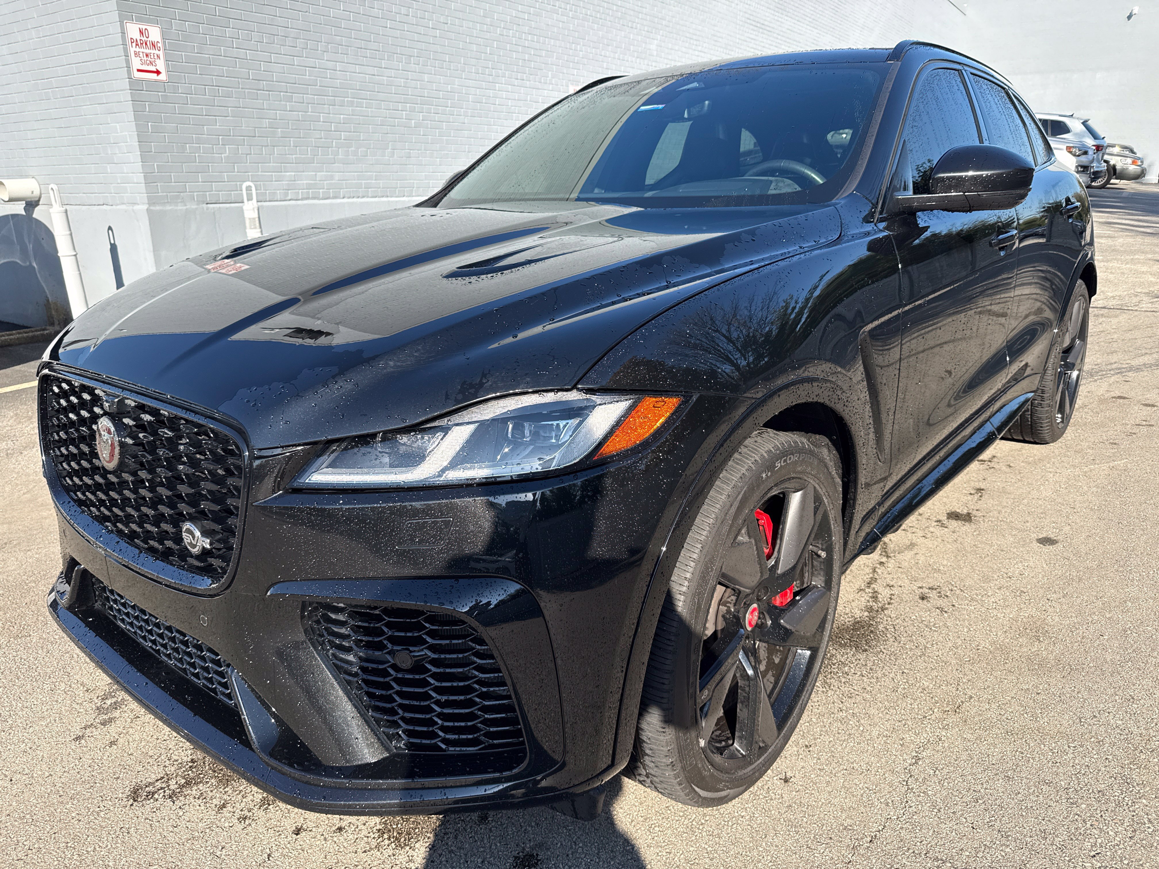 Used 2023 Jaguar F-PACE SVR AWD/4WD image 1