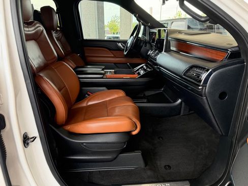 Used 2018 Lincoln Navigator Reserve w/ Technology Package AWD/4WD image 47