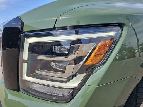Used 2024 Nissan Titan SV w/ SV Bronze Edition Package image 32