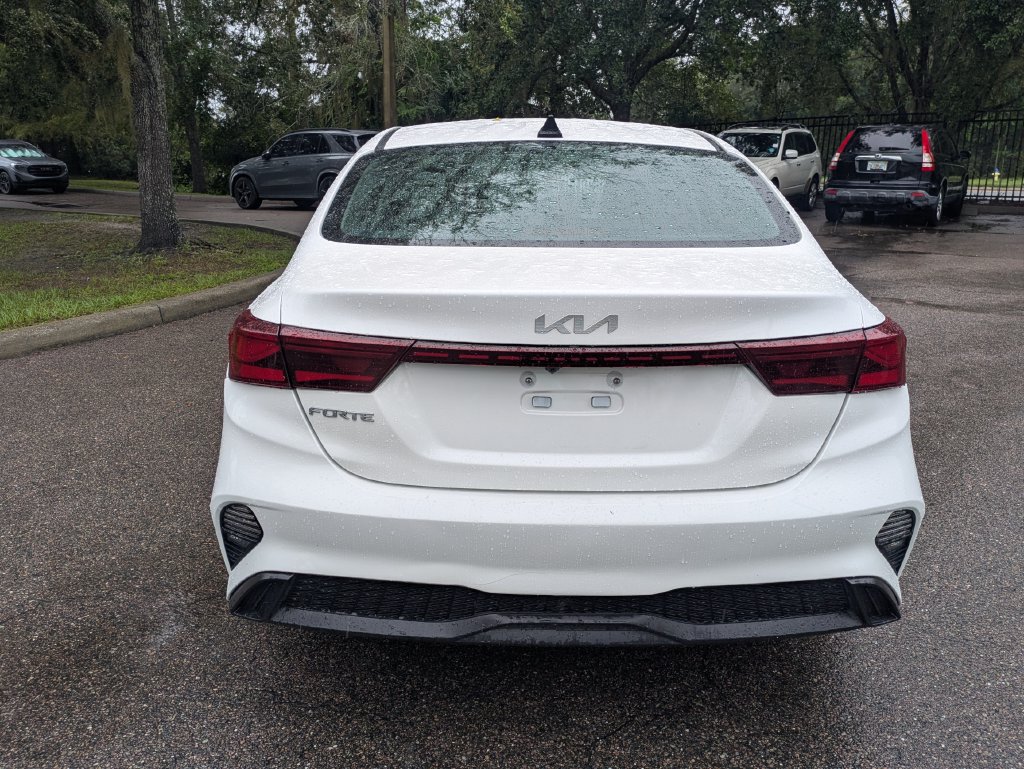 Used 2024 Kia Forte LXS FWD image 4