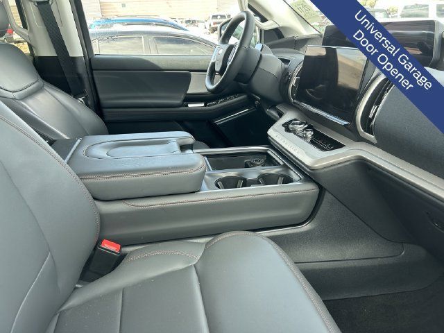 Used 2025 Ford Expedition Active AWD/4WD image 12