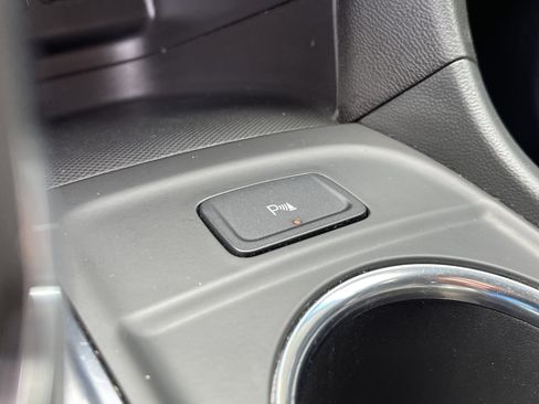 Used 2024 Chevrolet Equinox LT w/ LPO, Floor Liner Package image 31