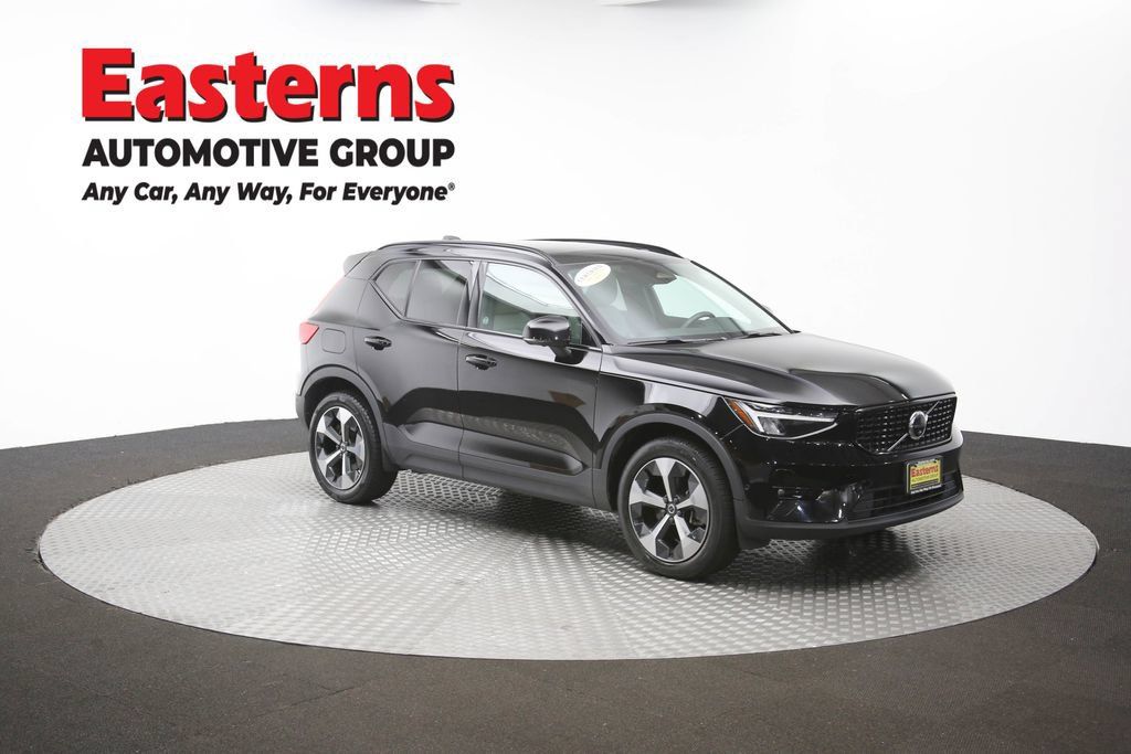 Used 2023 Volvo XC40 B4 Ultimate FWD image 45