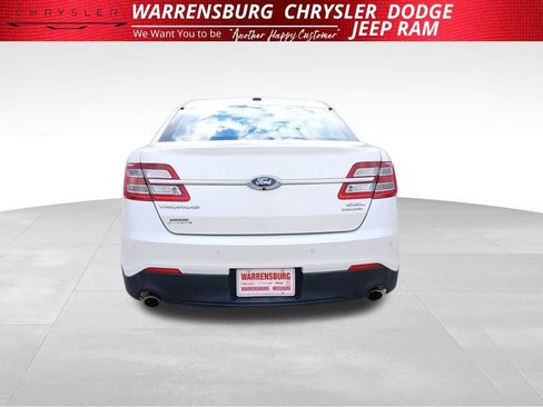 Used 2015 Ford Taurus SEL image 5