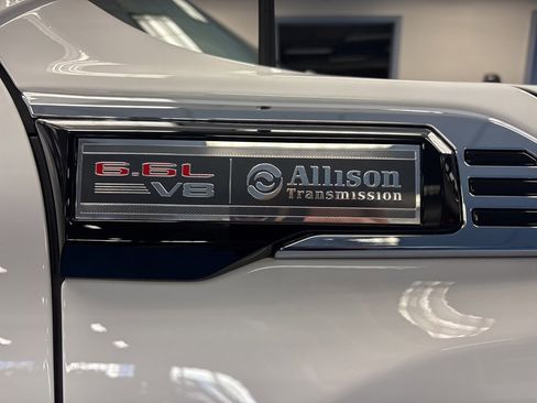 Certified 2025 GMC Sierra 2500 SLT w/ SLT Premium Package image 5