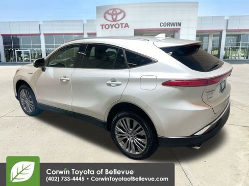 Certified 2021 Toyota Venza Limited image 6