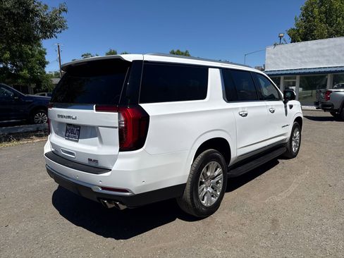 Used 2025 GMC Yukon XL Denali AWD/4WD image 5
