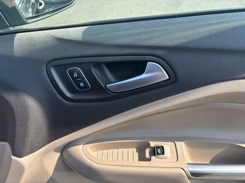Used 2017 Ford Escape SE AWD/4WD image 28