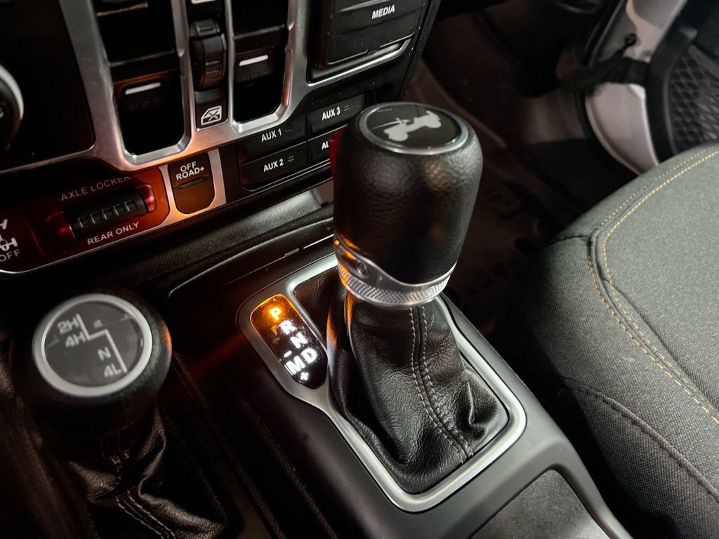 Used 2024 Jeep Wrangler Unlimited Sport AWD/4WD image 17