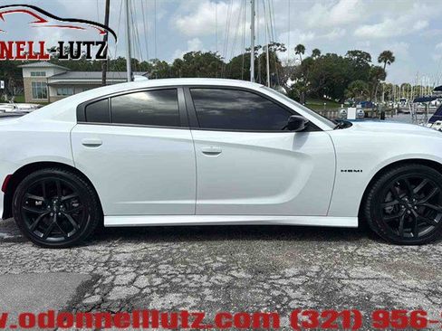Used 2022 Dodge Charger R/T w/ Blacktop Package image 6