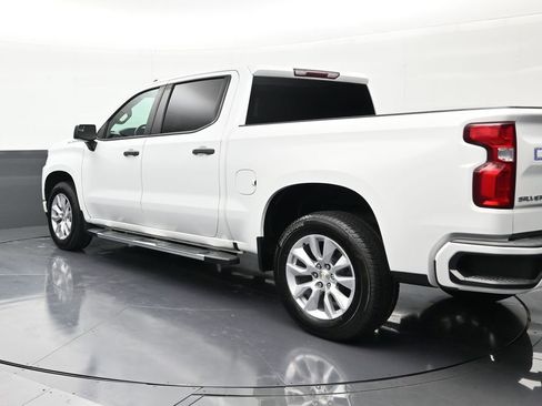 Used 2022 Chevrolet Silverado 1500 Custom RWD image 3