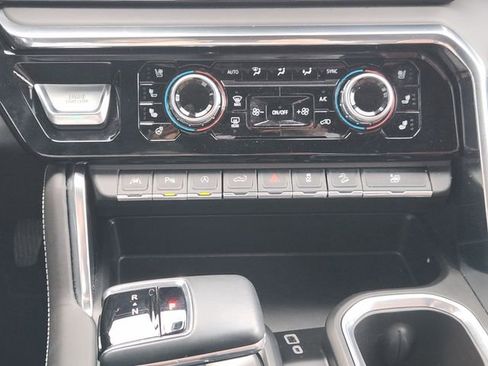 Used 2024 GMC Sierra 1500 Denali Ultimate image 17