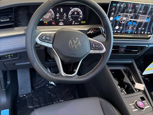 New 2026 Volkswagen Tiguan SE AWD/4WD image 23