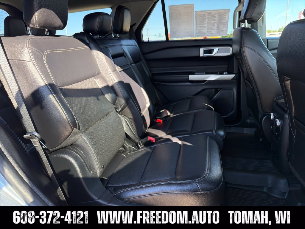 Used 2021 Ford Explorer Limited w/ Equipment Group 301A AWD/4WD image 34