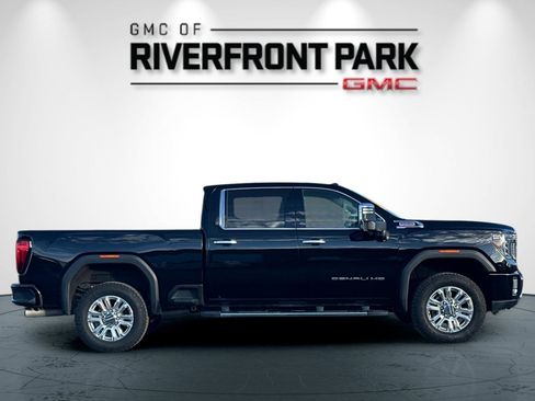 Used 2020 GMC Sierra 3500 Denali w/ Denali Ultimate Package image 2