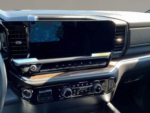 Used 2024 Chevrolet Silverado 1500 RST AWD/4WD image 9