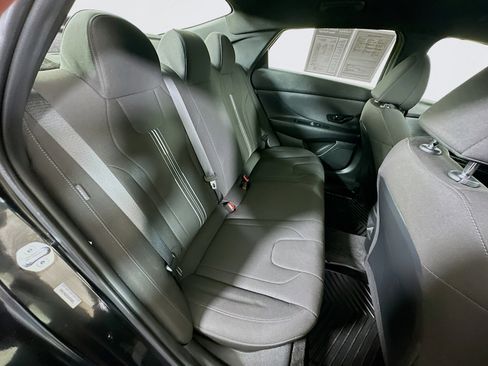 Certified 2025 Hyundai Elantra Sport image 24