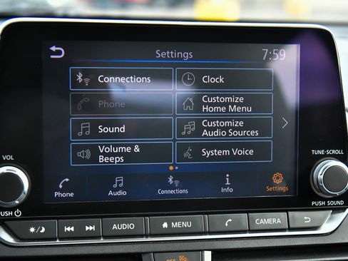 Used 2024 Nissan Altima 2.5 SV image 19