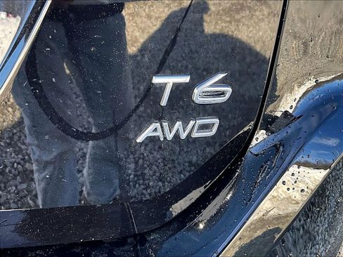 Used 2017 Volvo XC60 T6 R-Design w/ Climate Package image 8